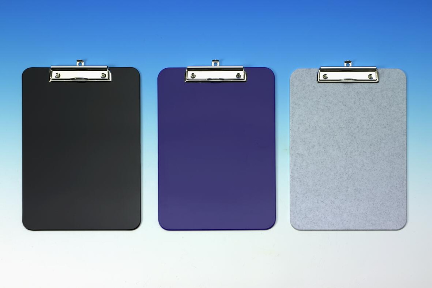 Klemmbrett A4 aus Kunststoff schwarz