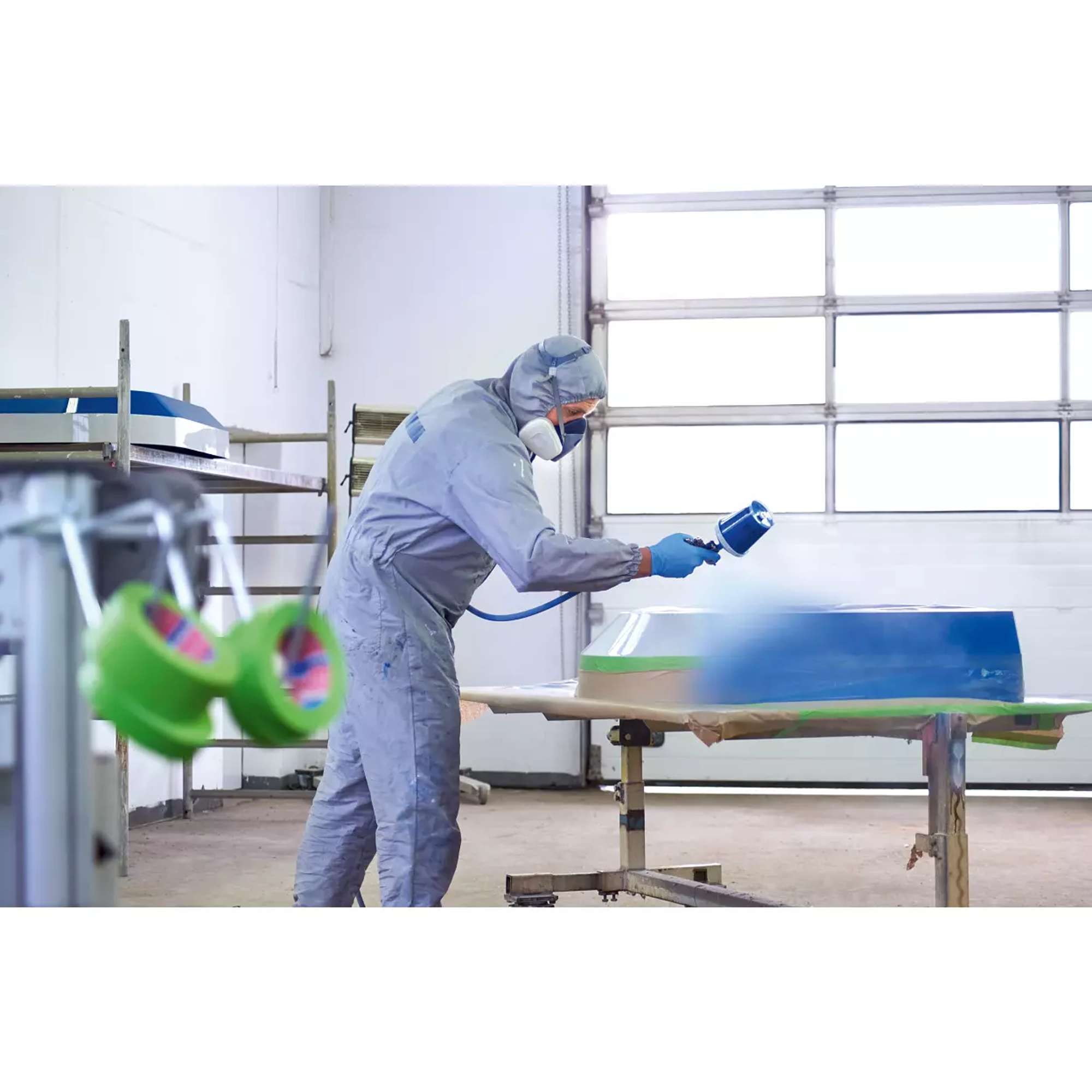 tesa 4338 Premium Abdeckband fuer Lackierprozesse, 50 m x 19 mm, gruen