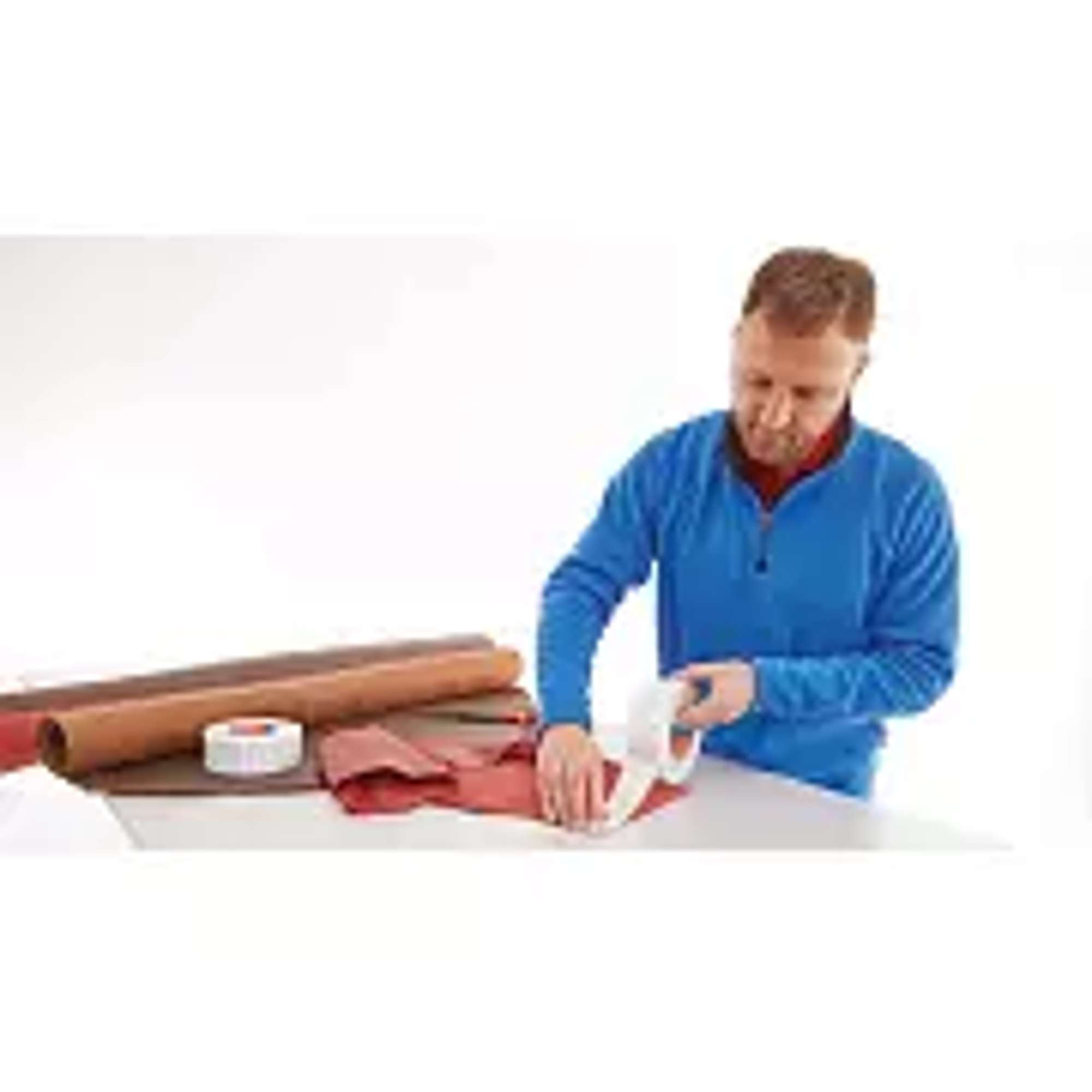 tesafix 4943 doppelseitiges Klebeband mit Vliestraeger, 50 m x 38 mm, transluzent
